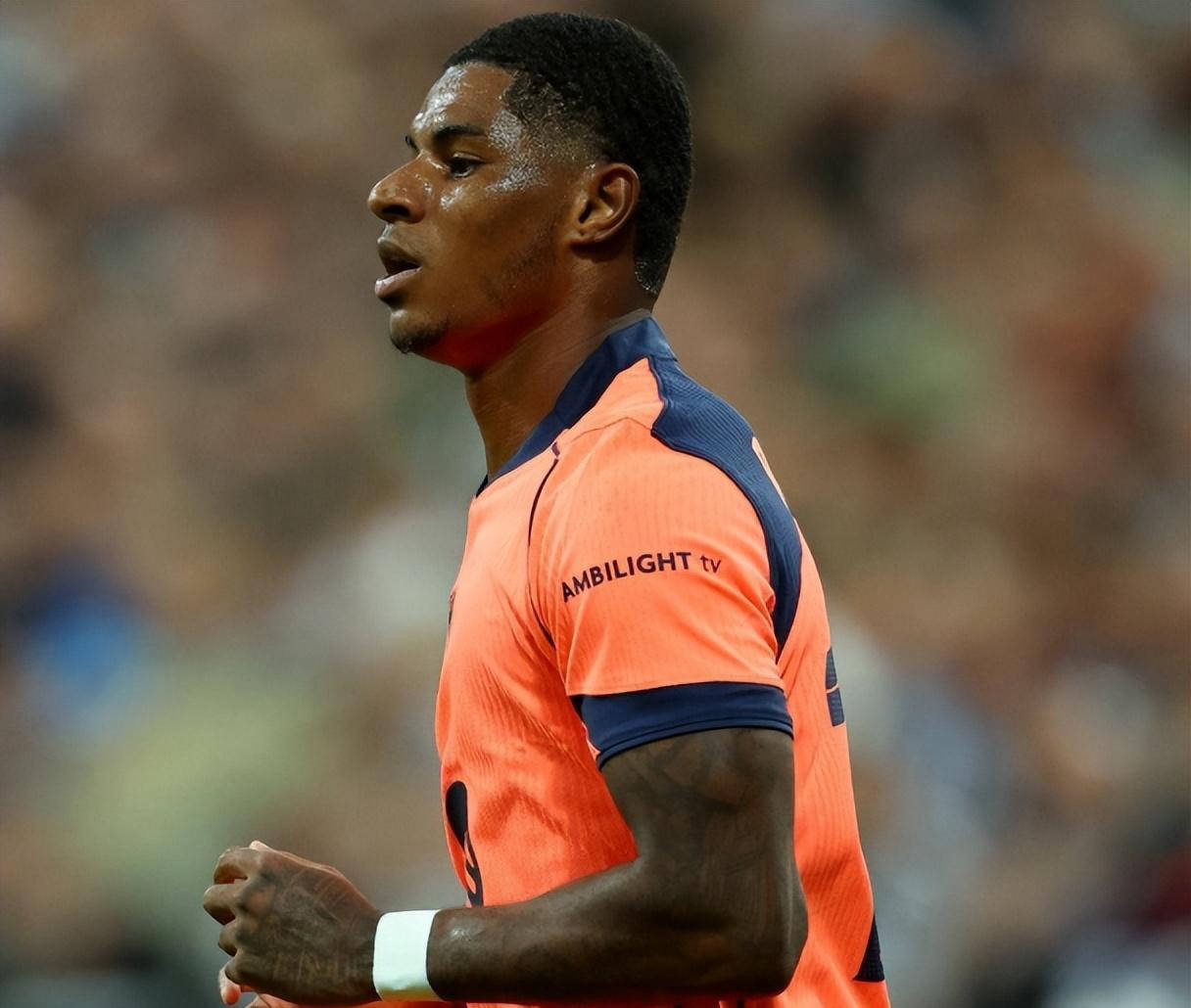 值不值？巴萨犹豫2600万镑买断拉什福德，球迷质疑太吝啬